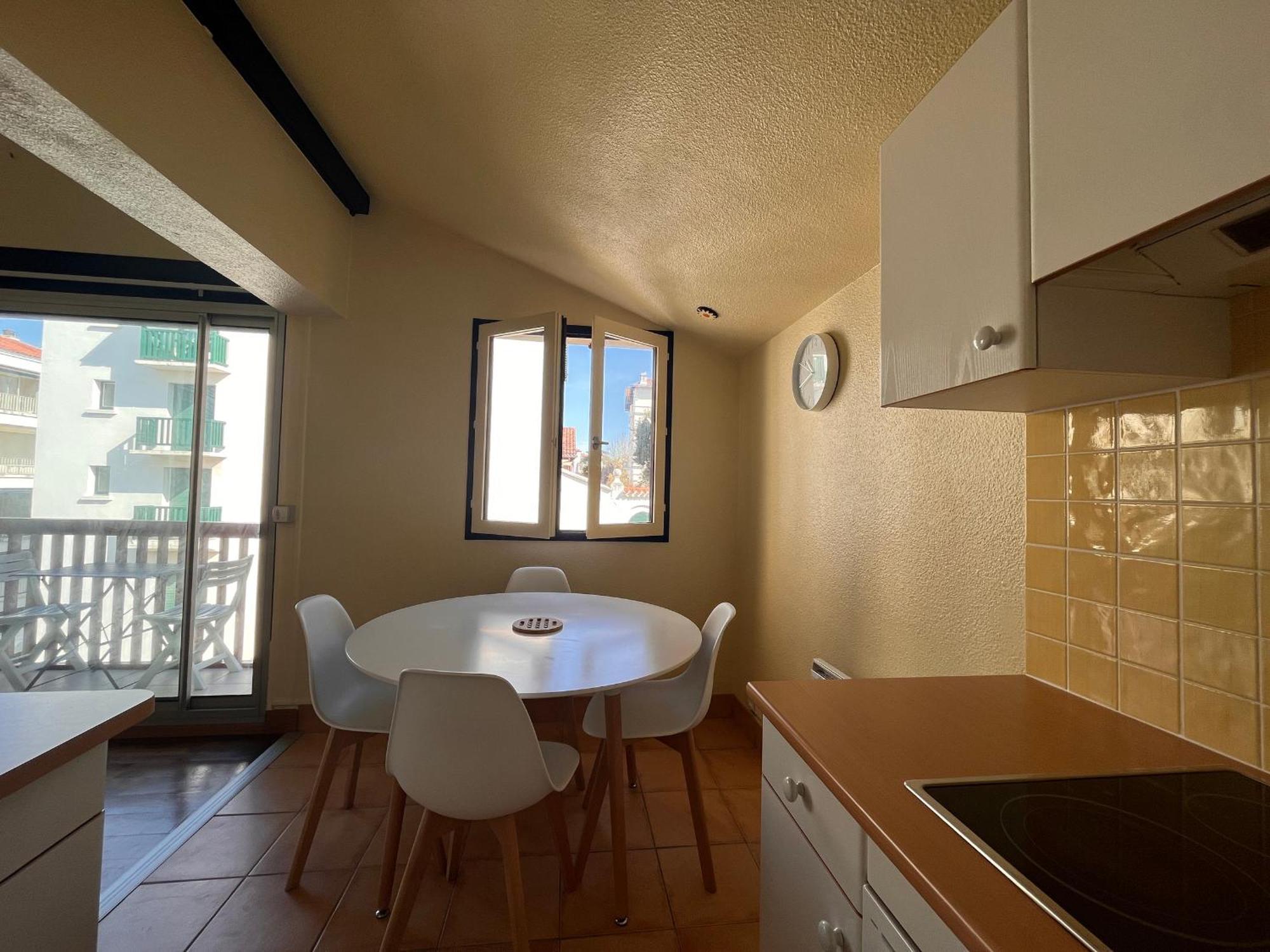 Studio Mezzanine A 100M De La Plage Avec Balcon, Apercu Mer Et Parking - Saint-Jean-De-Luz - Fr-1-239-576 Apartment Екстериор снимка