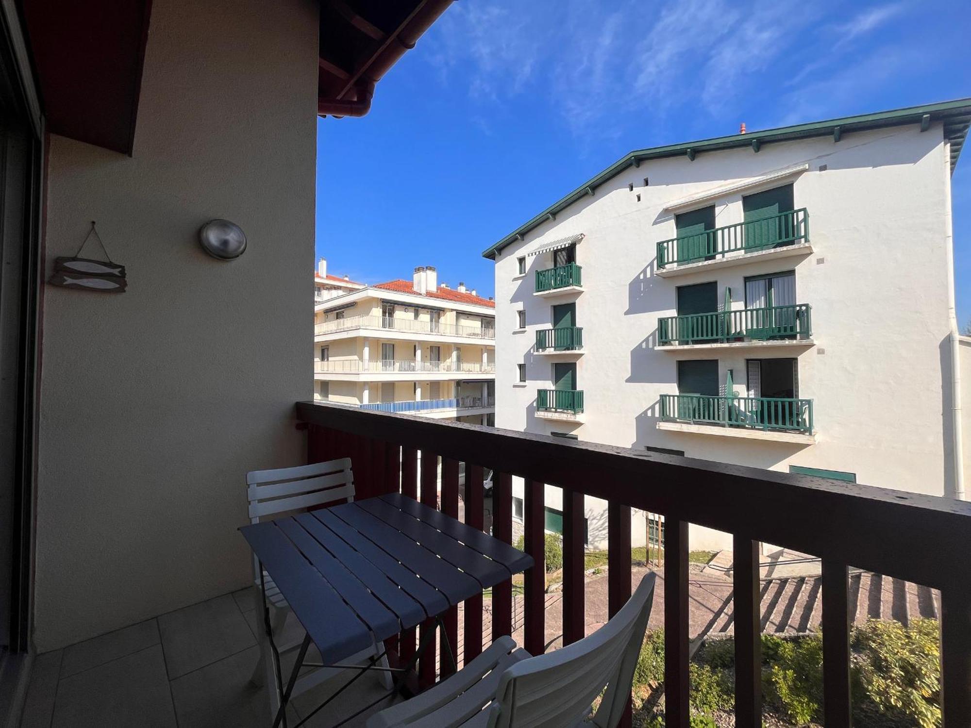 Studio Mezzanine A 100M De La Plage Avec Balcon, Apercu Mer Et Parking - Saint-Jean-De-Luz - Fr-1-239-576 Apartment Екстериор снимка